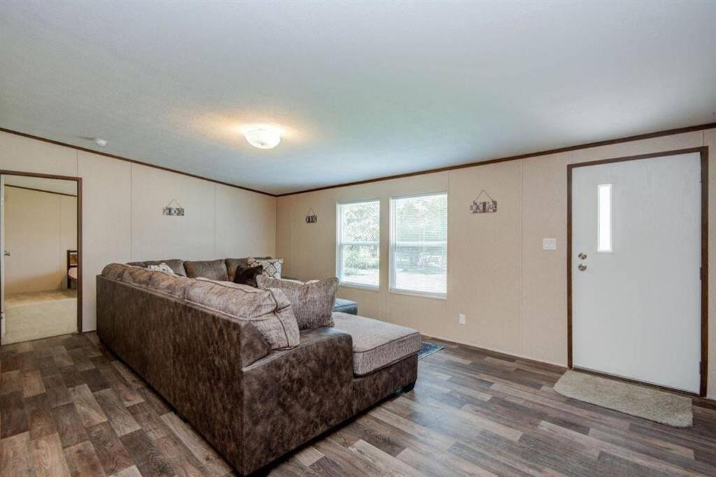 Seaside Serenity - Holiday Home Sleeps 10 Dickinson Bagian luar foto