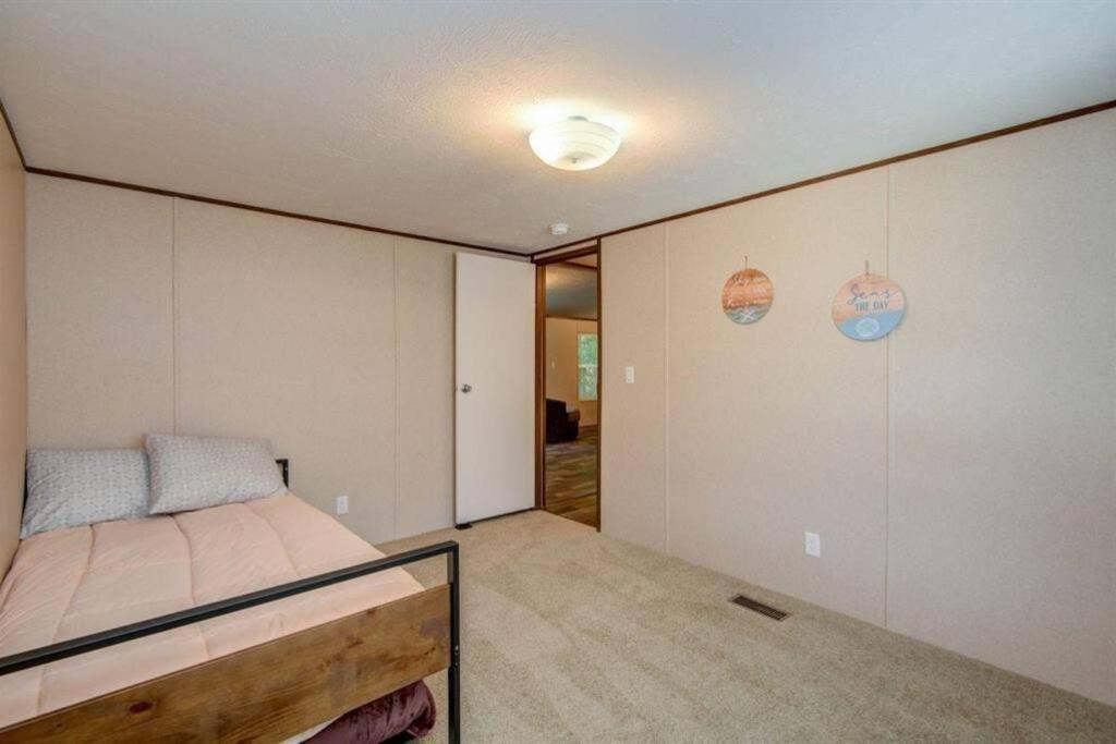 Seaside Serenity - Holiday Home Sleeps 10 Dickinson Bagian luar foto