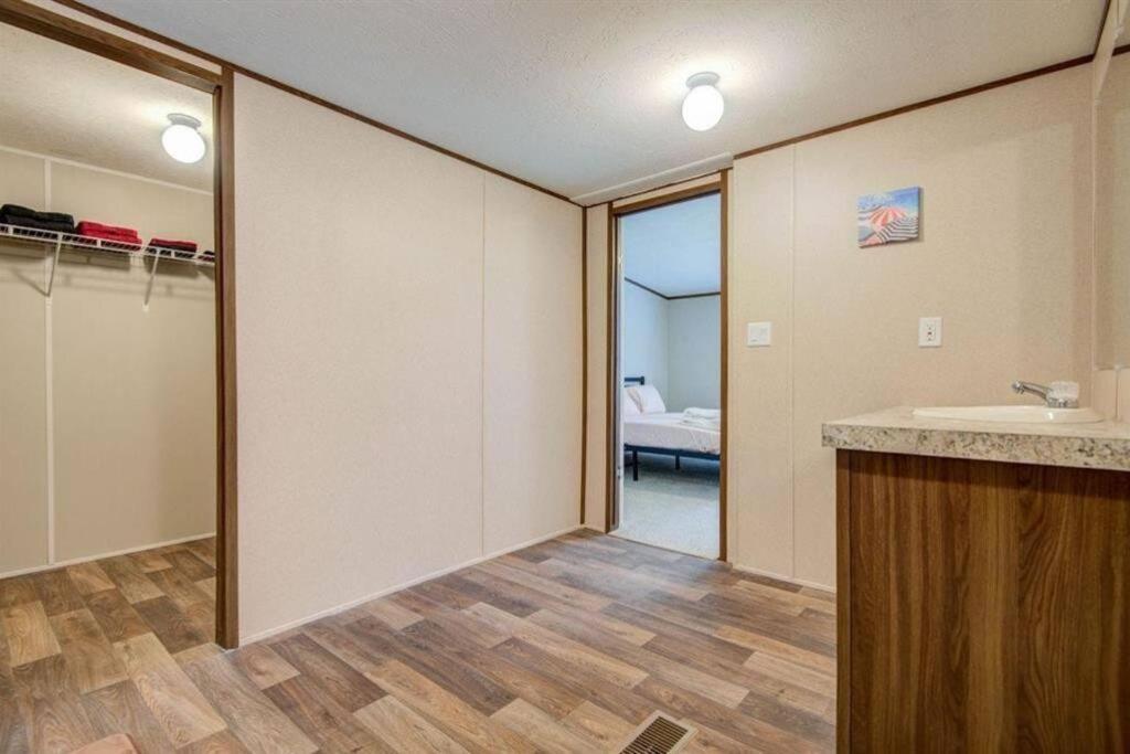 Seaside Serenity - Holiday Home Sleeps 10 Dickinson Bagian luar foto